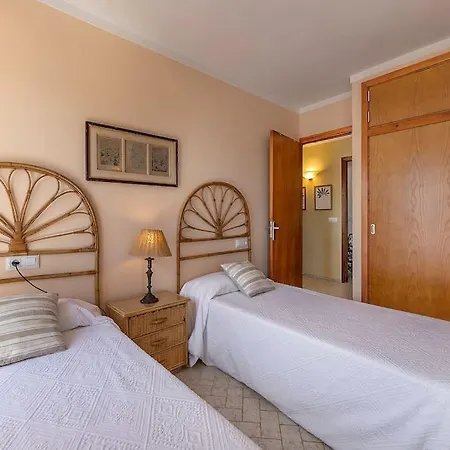 Appartement Llenaire 2, Sea View, Pool, Ac