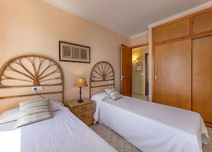 Апартаменти Llenaire 2, Sea View, Pool, Ac