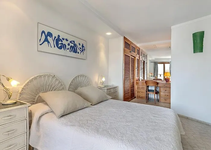 Daire Llenaire 2, Sea View, Pool, Ac *