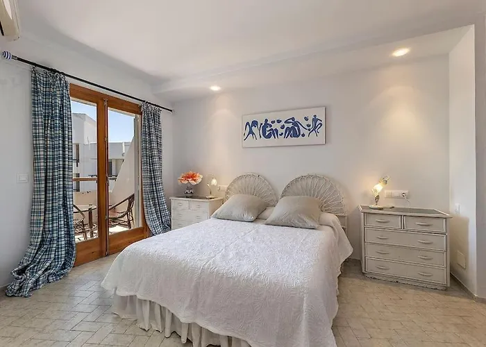 Апартаменти Llenaire 2, Sea View, Pool, Ac