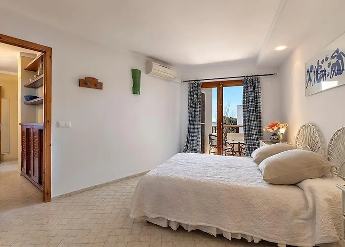 Llenaire 2, Sea View, Pool, Ac